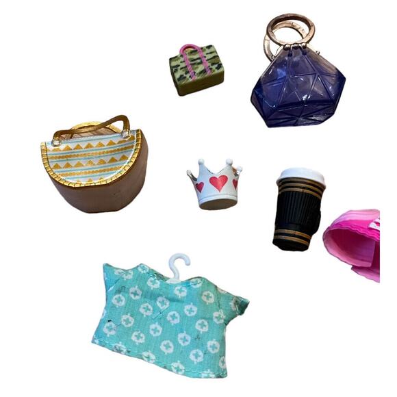 Lol Surprise MGA Lot Of 3 Dolls, 13 Accessories & Clothes Purses Hat Sunglasses - Picture 2 of 5